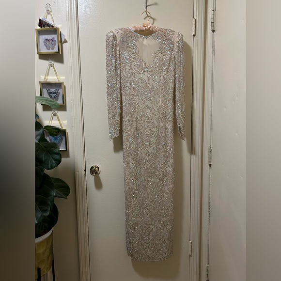 Vintage sequined beaded dress. 100%silk. This could be your wedding dress. - Picture 3 of 5